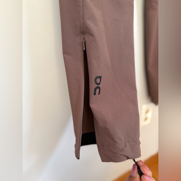 On Running Men's Active Pant | Size Medium - Picture 6 of 14